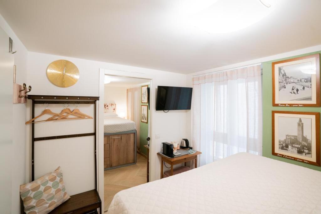 Domus Verona - Borsari Pied-A-Terre Bagian luar foto